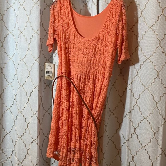 Dress - Picture 2 of 2